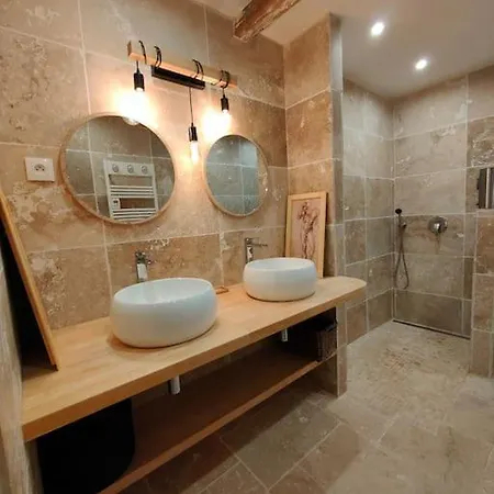 - Maison Vanel